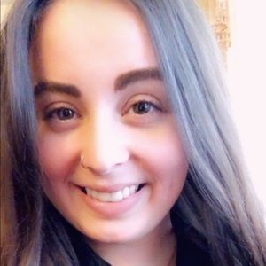 Meet your Posher, Bobbi